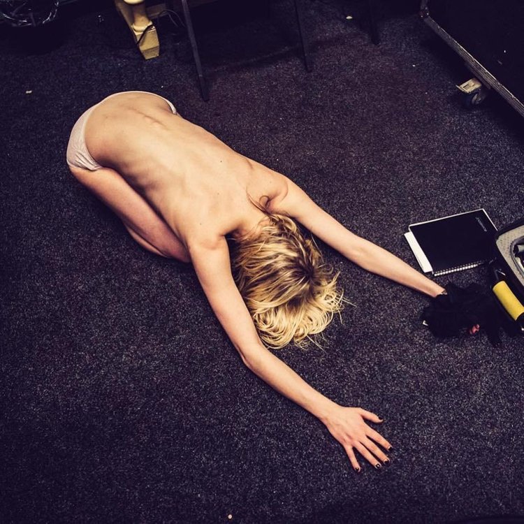 Taylor Momsen Topless
