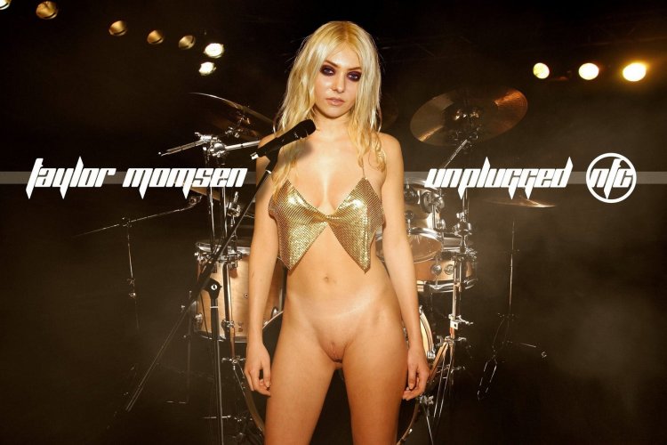 Taylor Momsen photo nude