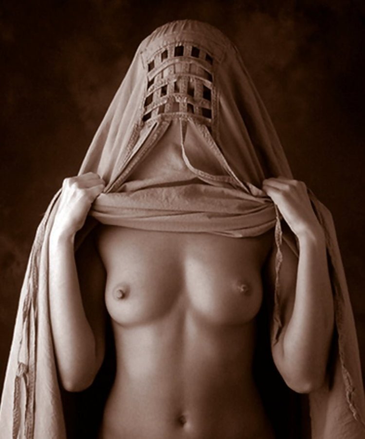 Beautiful naked Muslims