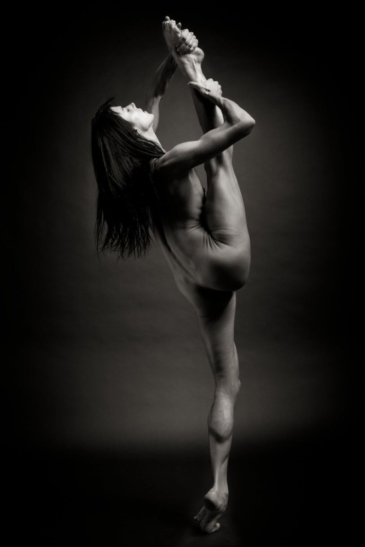 Beautiful naked ballerinas