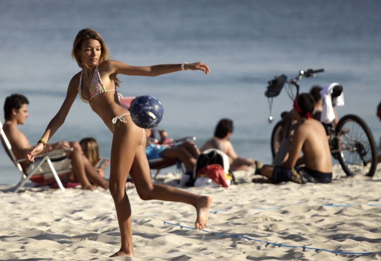 Kopakabana beach rio de janeiro girls