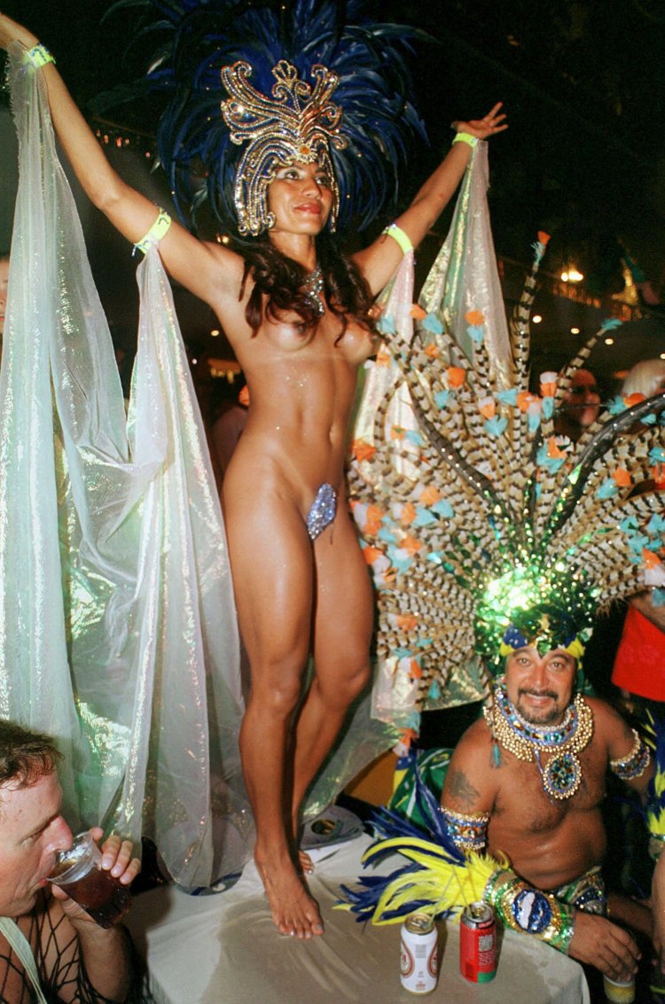 Viviana Castro Naked on the Carnival