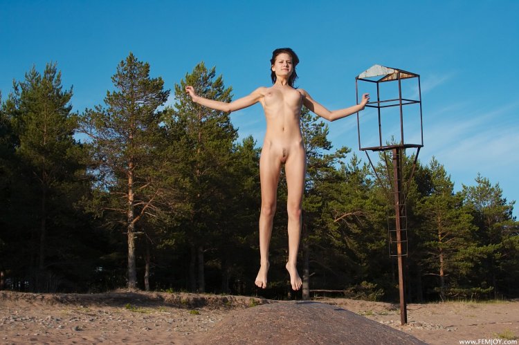 Full Naked Girl Jump in Trampoline