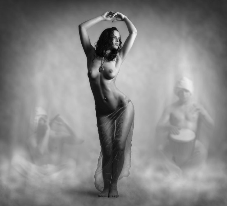 Erotic dances of girls