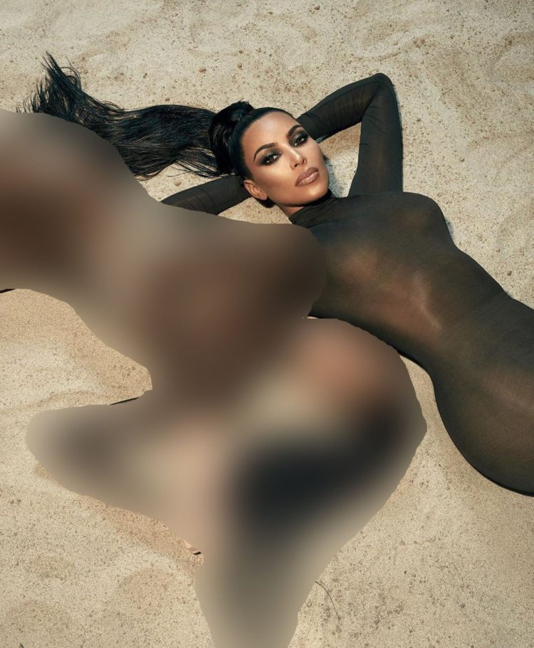 Kim Kardashian Kim naked?