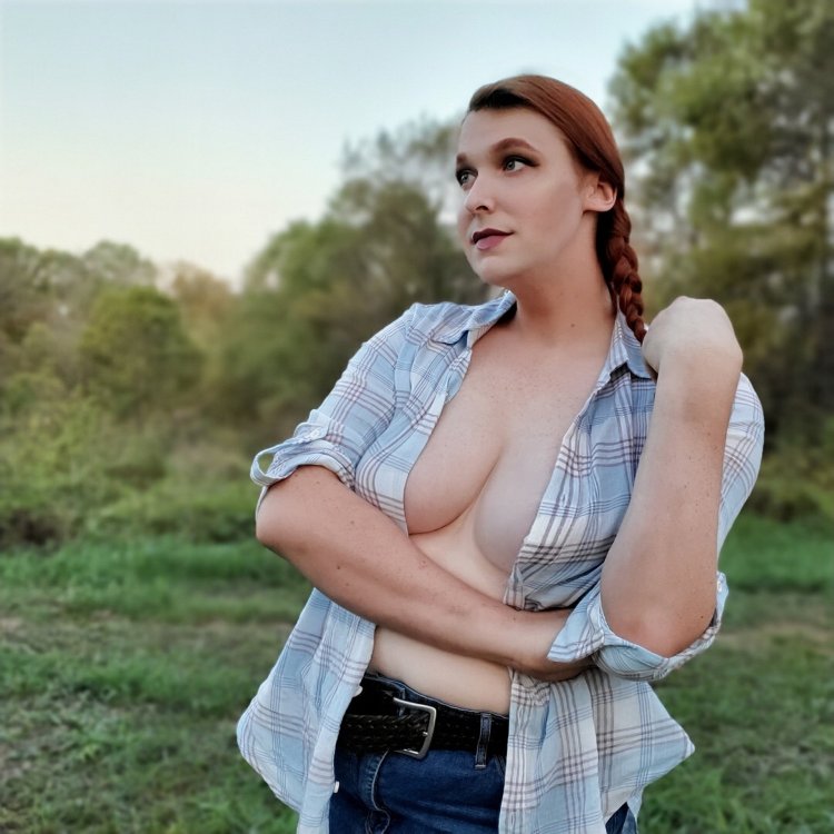 Holly Rose porn actress