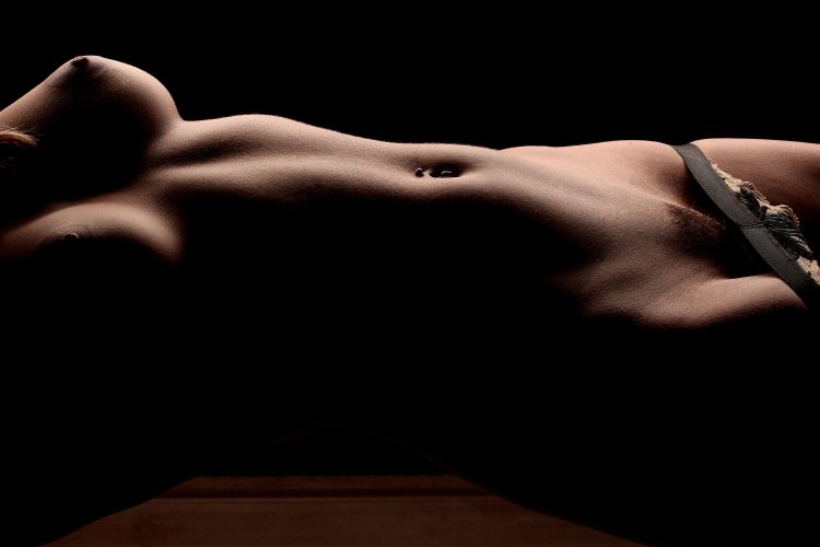 Beautiful naked female tummies