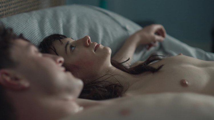 Daisy Edgar-Jones Naked