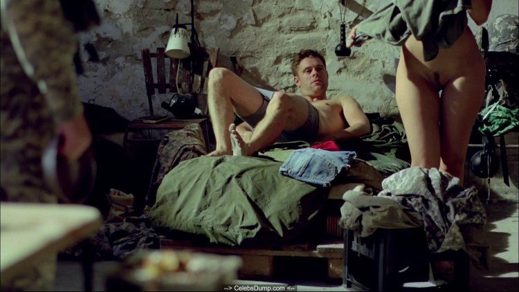 Annabell Wallis Naked