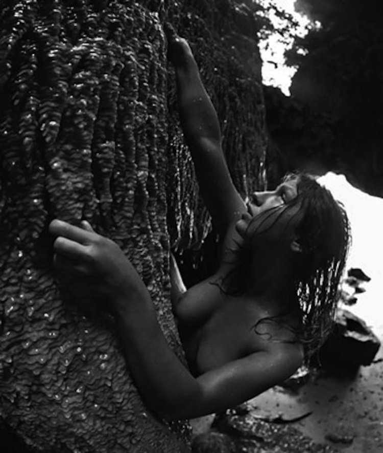 Extreme climbing naked