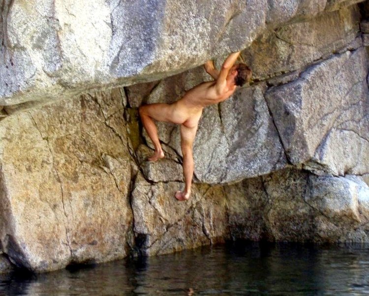 Naked women climbers