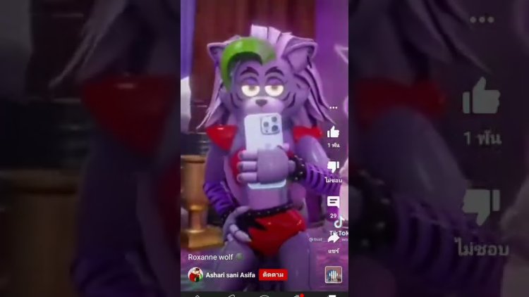 Roxy Instagram model