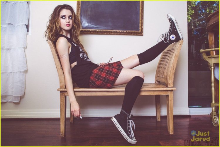 Laura Marano 2021