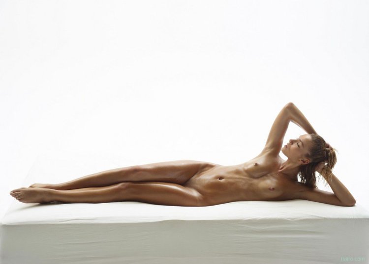 Amber Valletta Hot photo Maxim