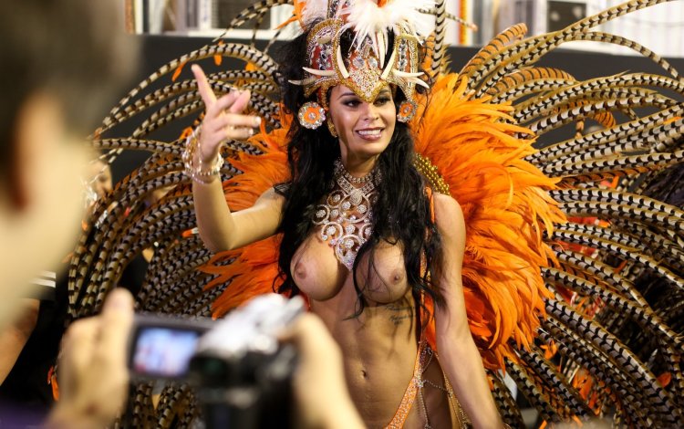 Carnival in rio de janeiro tits