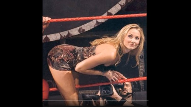 Tugting the rope of the girl