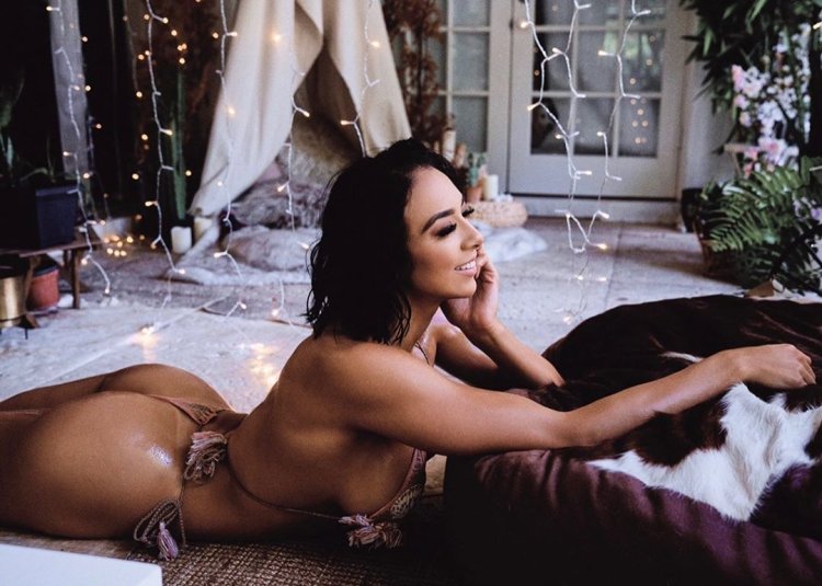 Esenia Bustillo playboy