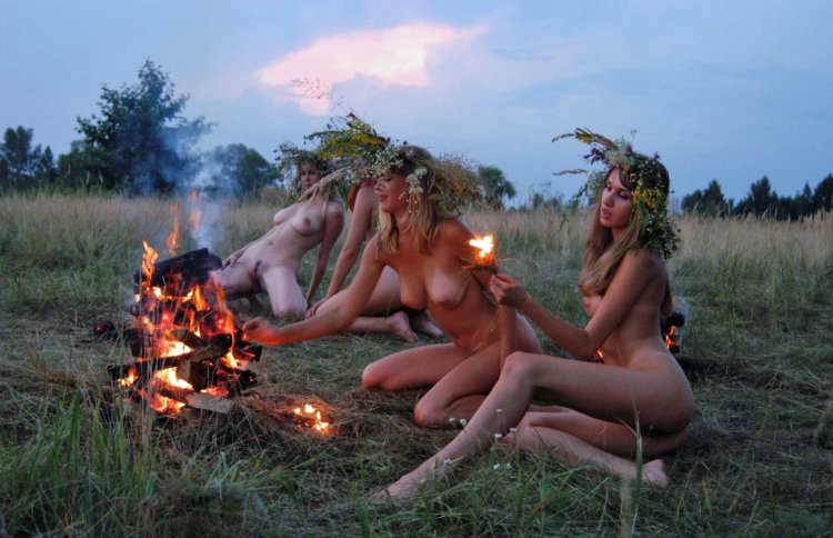 Holidays in nature naked