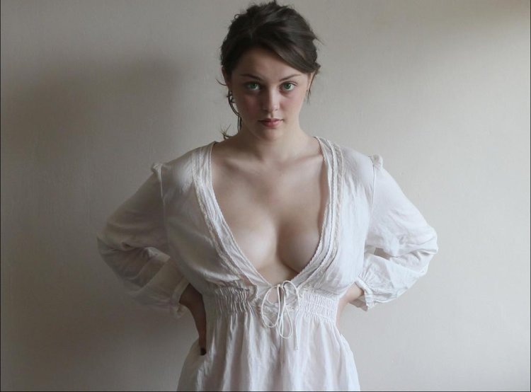 Imogen Dyer is naked