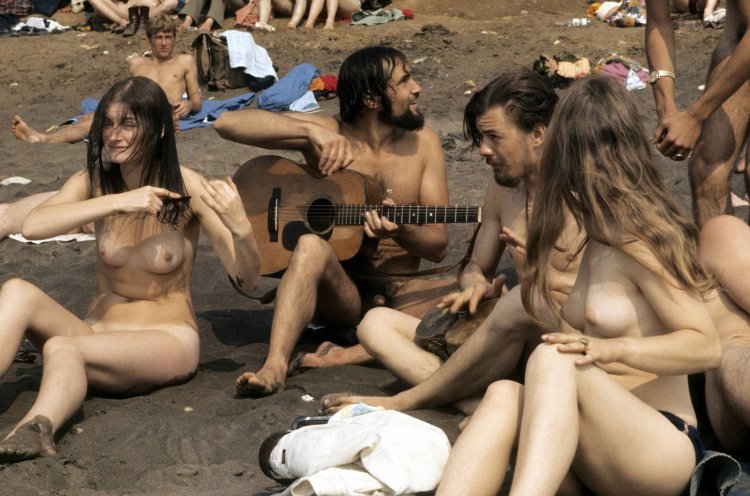 Naked hippies Woodstock 1969