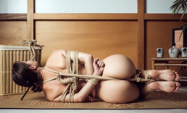 Melissa Mendini Bondage