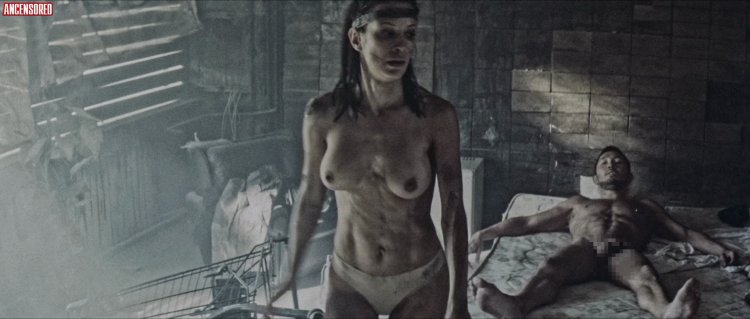 Ida Galich Naked without panties