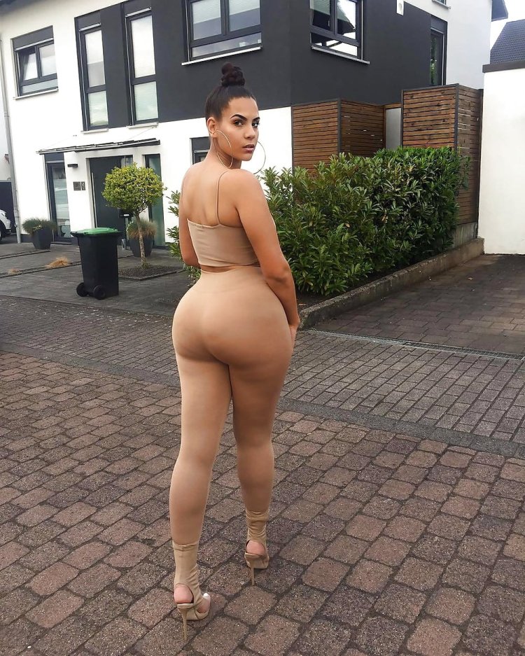 Modrah DYME Bikini Naked