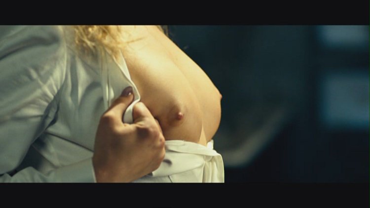 Oksana Akinshina is nudity