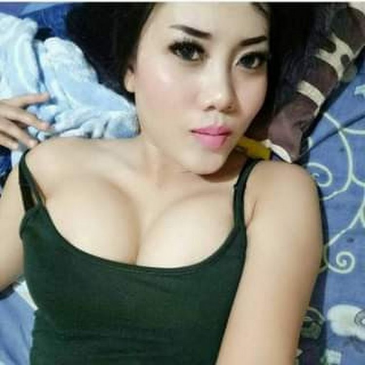 Selebgram Montok Hot