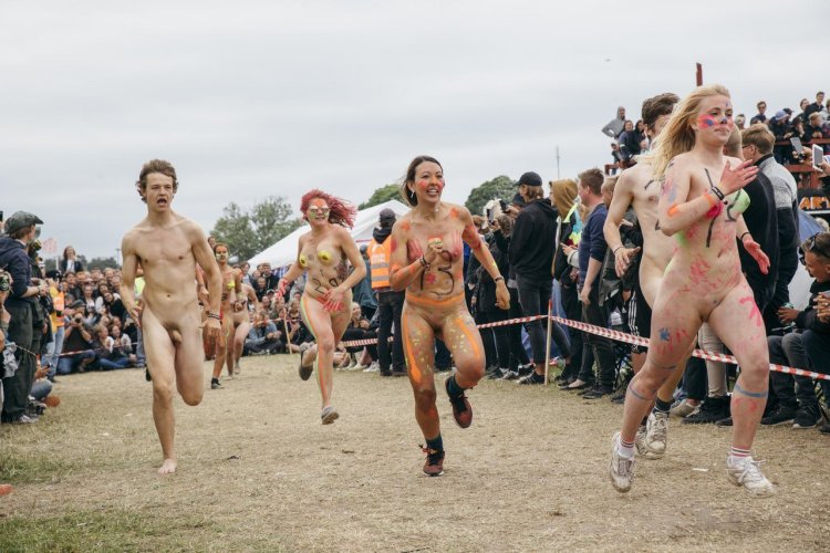 Festival invasion naked