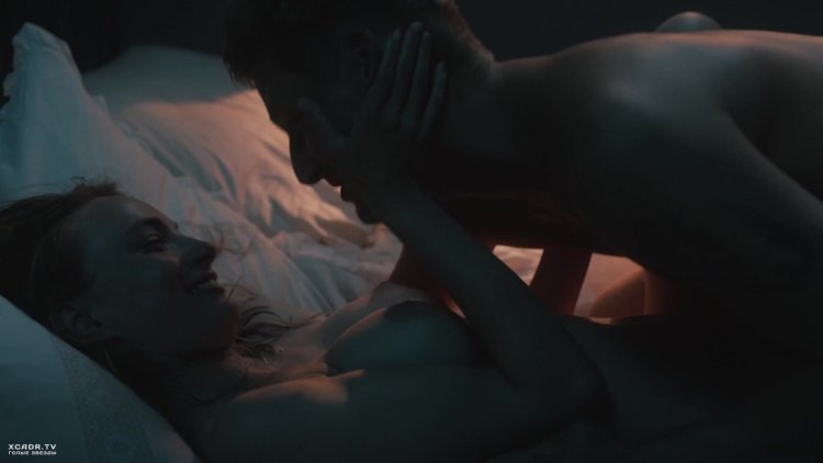 An hour before dawn, bed scenes