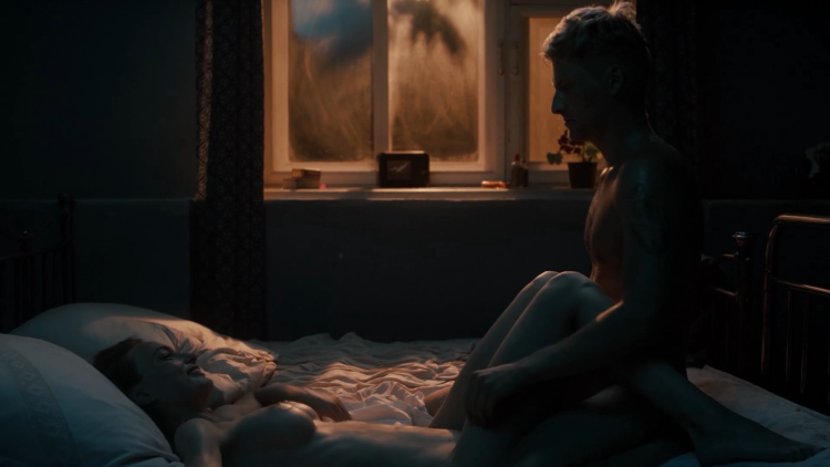 Maria fox naked an hour before dawn