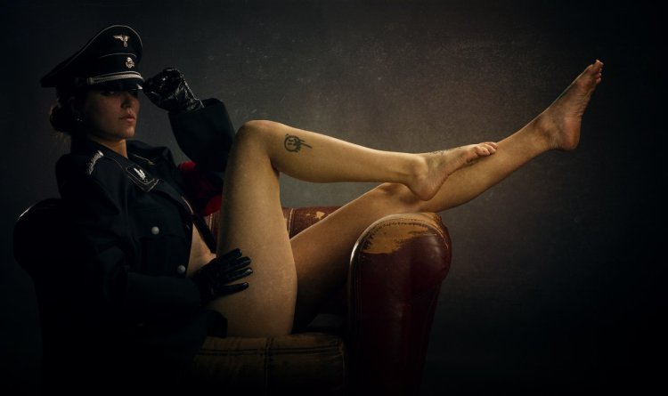 Girls in German uniform Ero