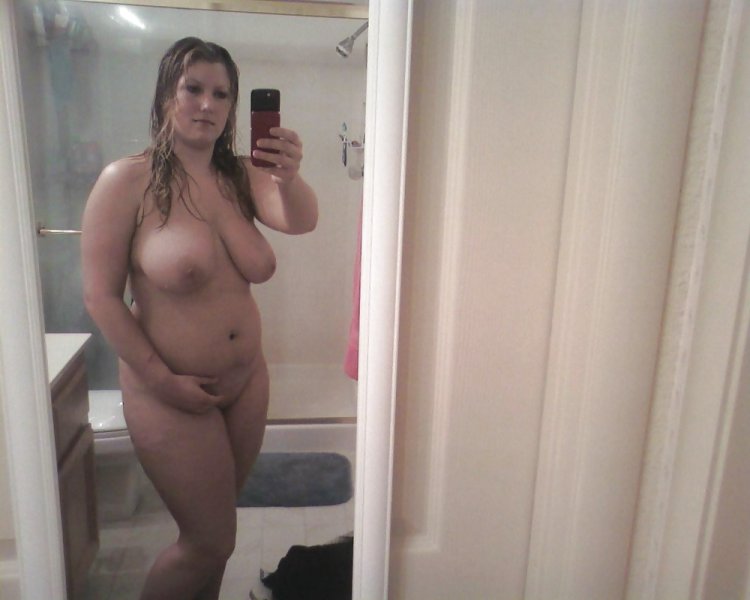 Holly girls selfie nude