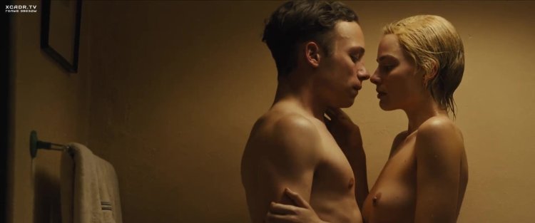 Margot Robbie Russell Naked Deep Nude