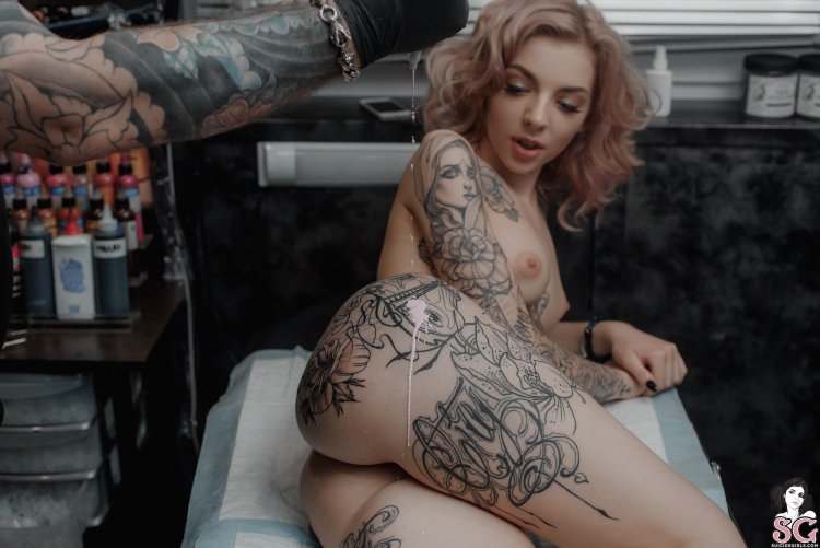 Elizabeth Rosadeeva is naked