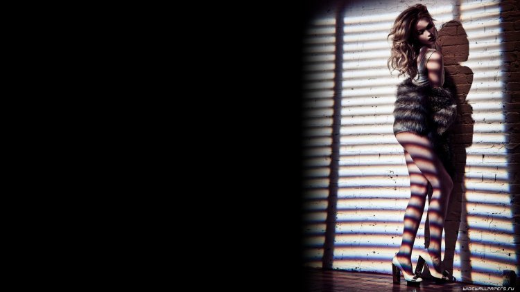 Alexandra Bondarenko Instagram