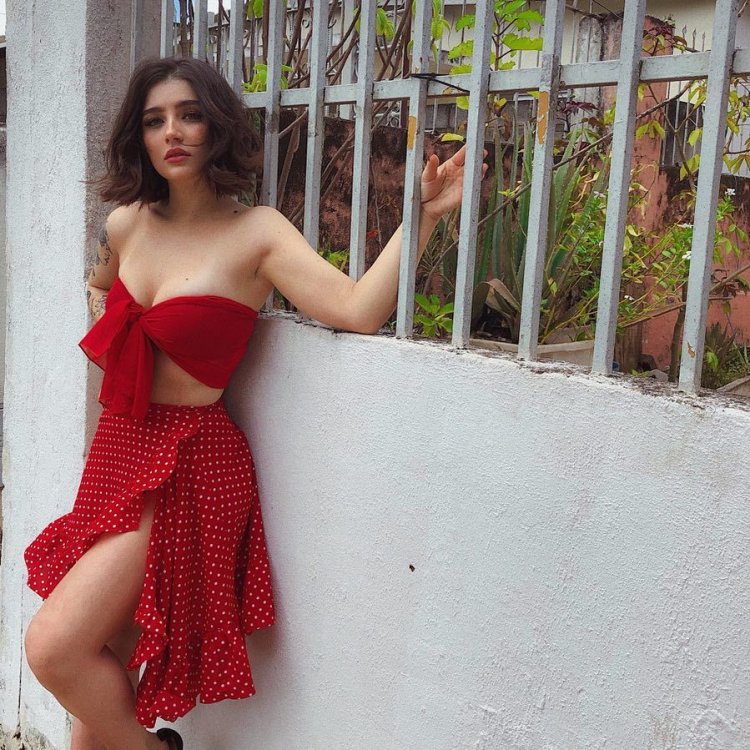 Michelle Alves Black Kare