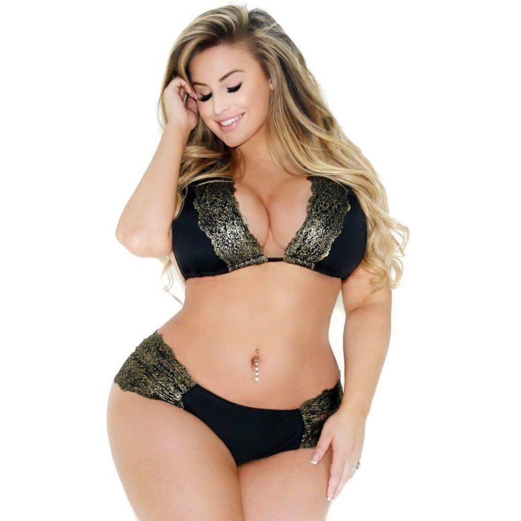 Ashley Alexiss 2019
