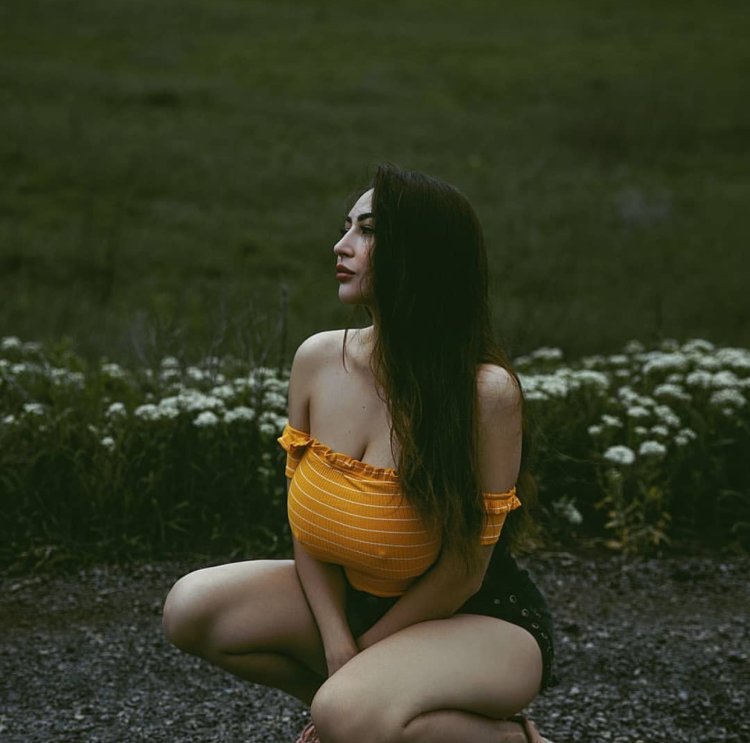 12000 x 9500 Full Louisa Khovanski