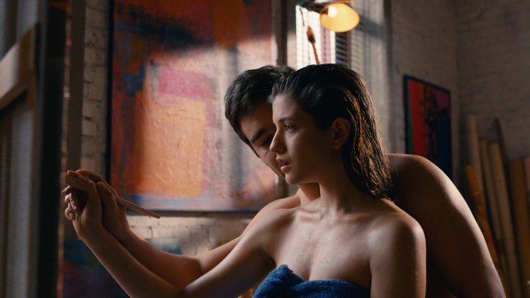 Monica Bellucci kiss