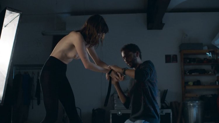 Daisy Edgar-Jones Daisy Edgar-Jones Naked