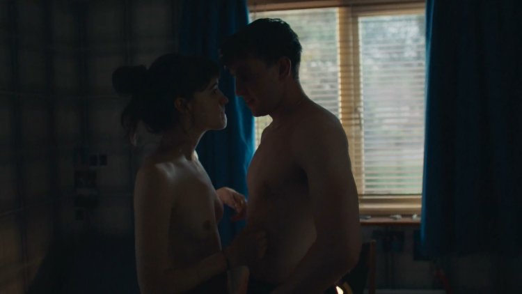 Daisy Edgar-Jones Naked