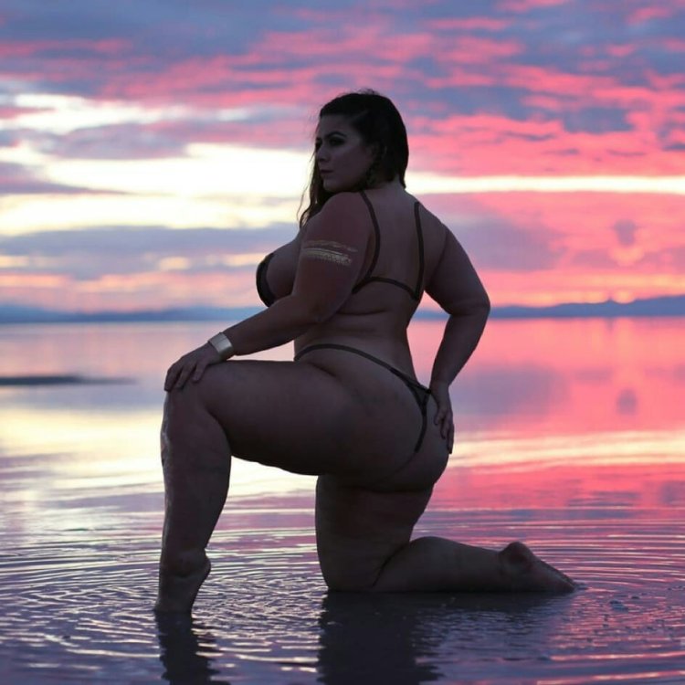 Esther Anderson Model Plus Nude