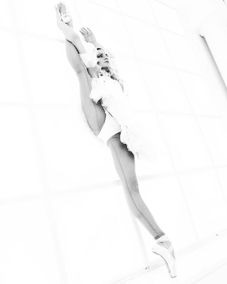 Oksana Kardash ballerina nude