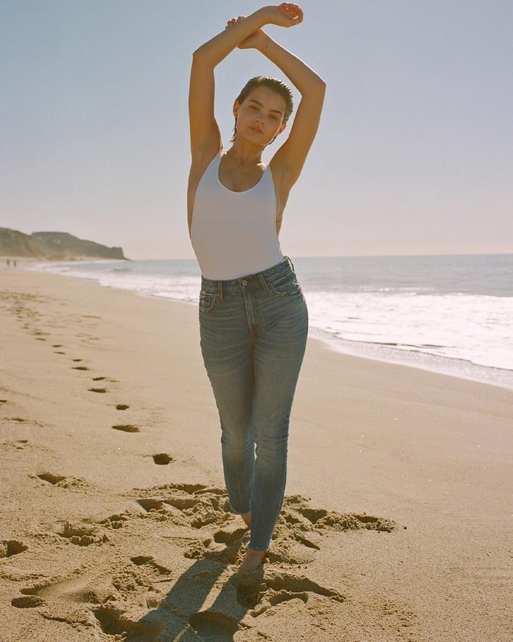 Brianna Hildebrand is hot