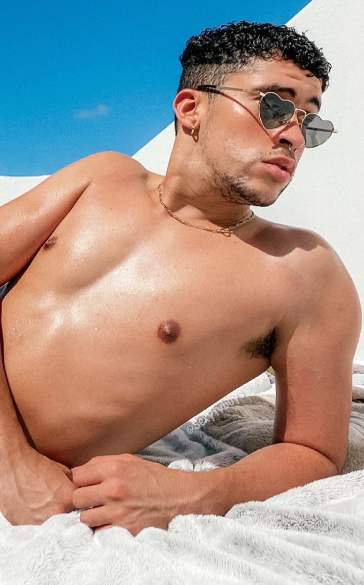 Photo Miley Cyrus Easter rabbit