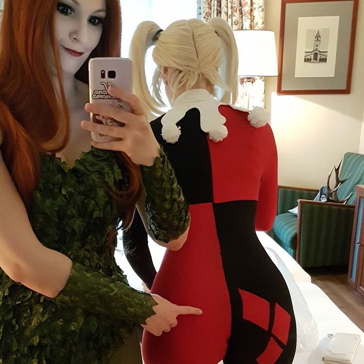 Gwen Spider Venom Cosplay