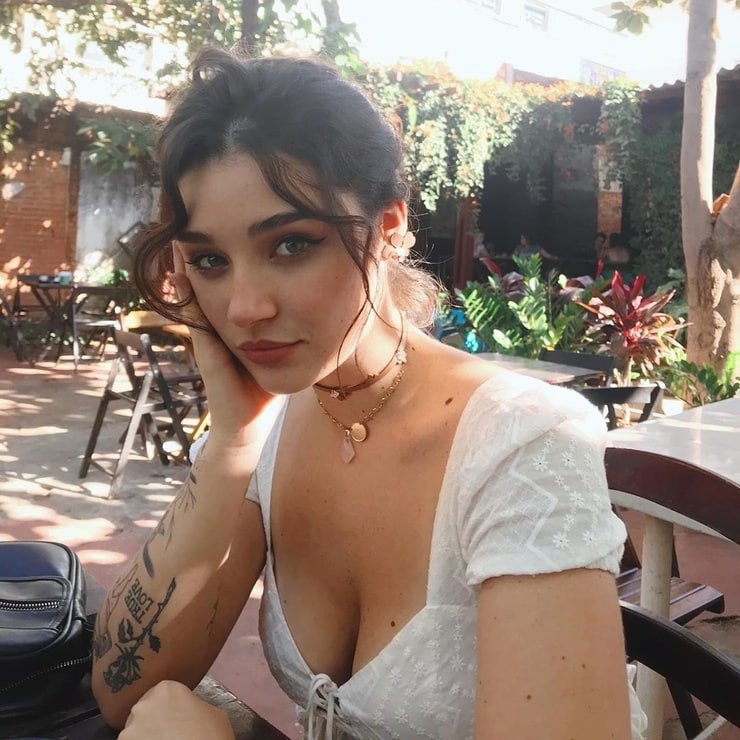 Mia Alves