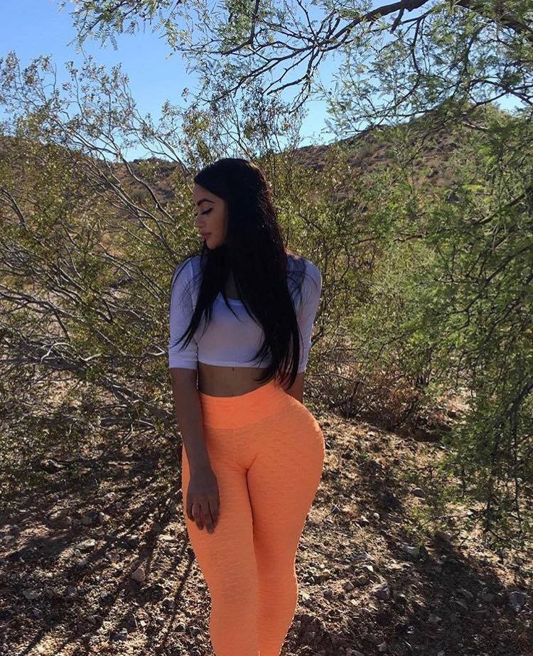 Jailyne Ochoa in jeans